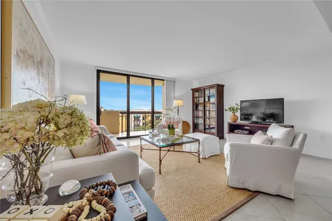 600 Biltmore Way # 718, Coral Gables FL 33134