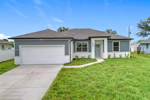 2204 S Biscayne Drive, North Port FL 34286