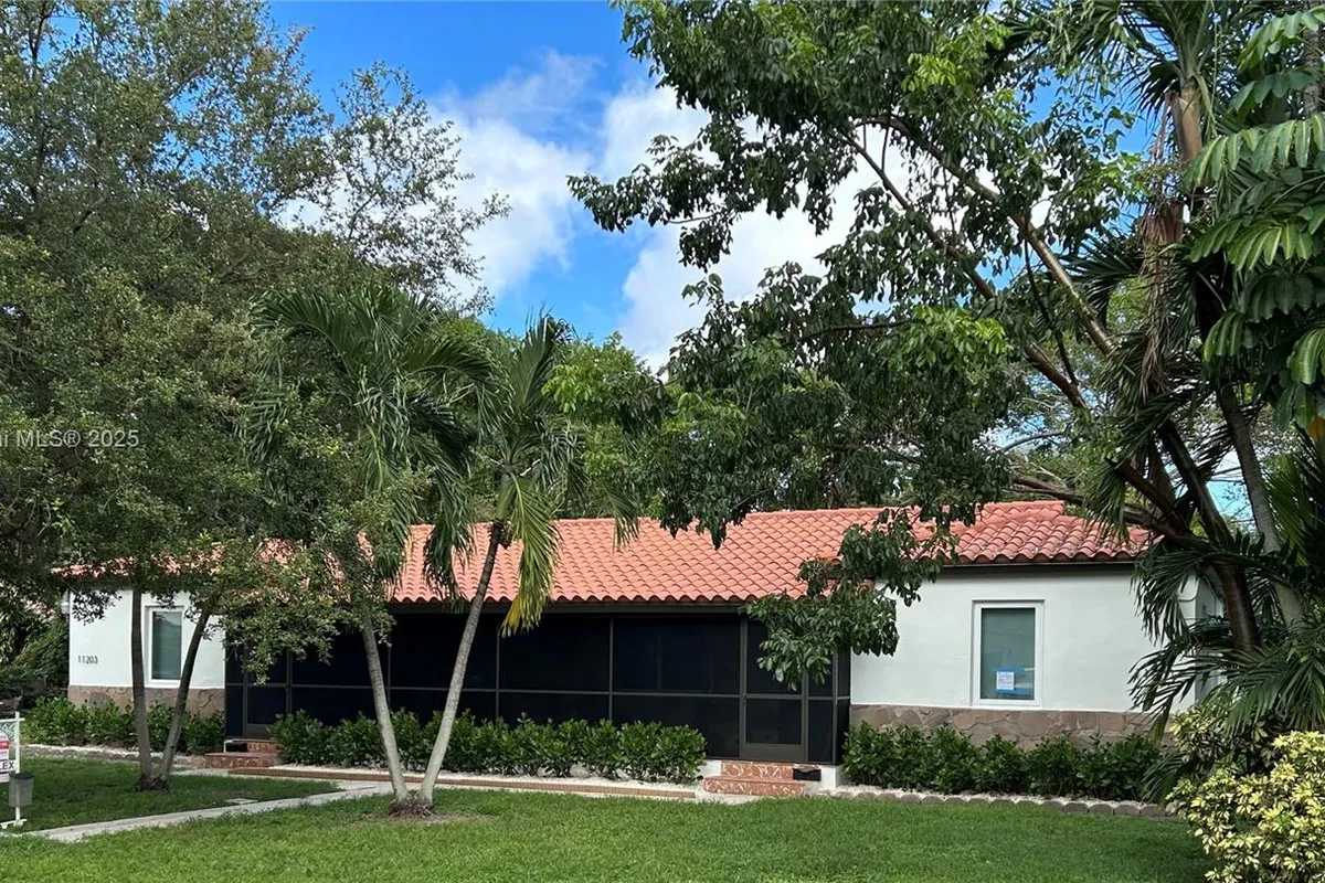 11201 NE 10th Ave, Biscayne Park FL 33161