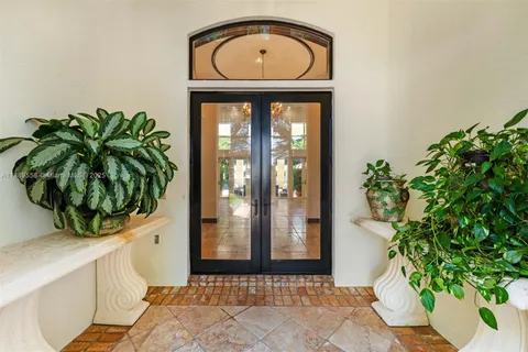 6350 SW 92nd St, Pinecrest FL 33156