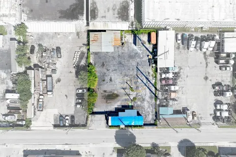 9855 NW 80th Ave, Hialeah Gardens FL 33016