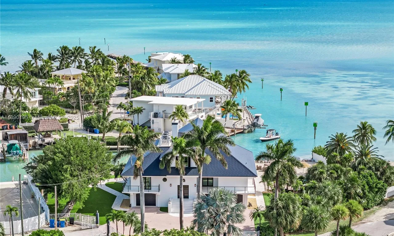 91 Iroquois Dr, Islamorada FL 33036