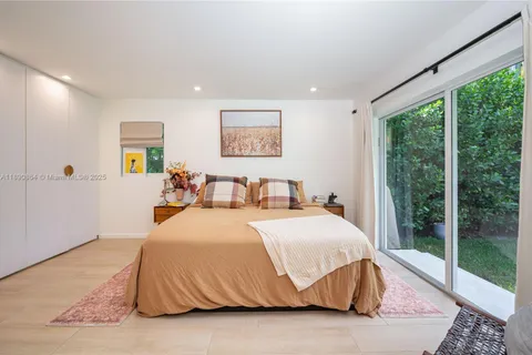 4250 SW 57th Ave, South Miami FL 33155