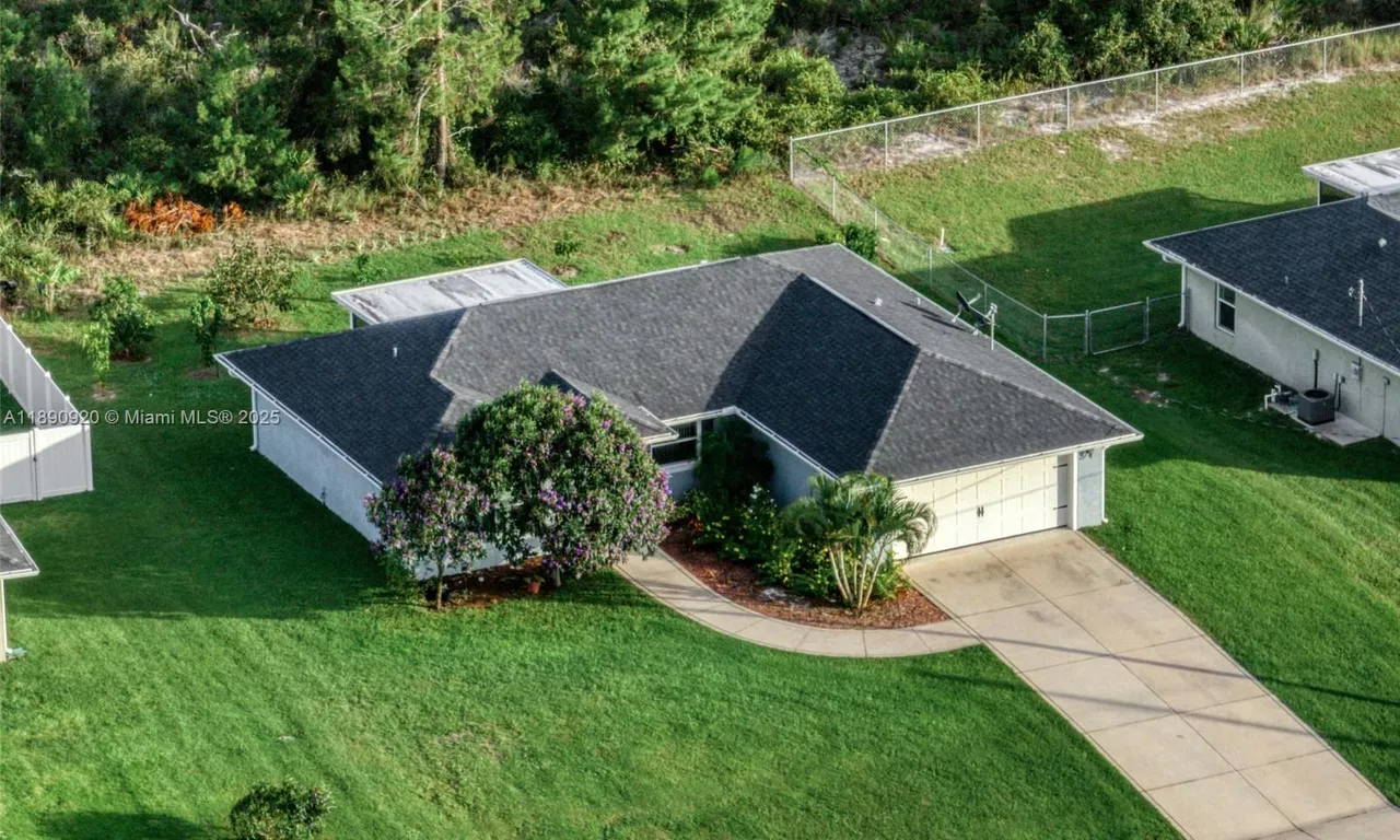 112 Bimini St NE, Lake Placid FL 33852