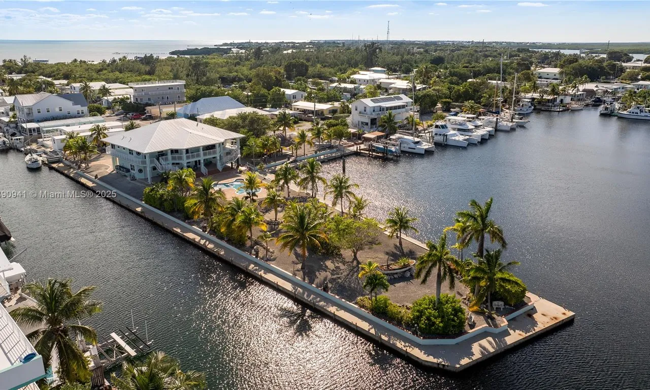 301 Oleander Dr, Tavernier FL 33070