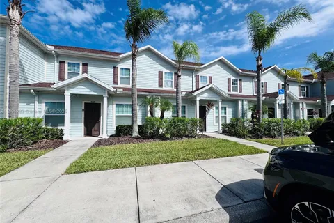 3207 Oyster Ln, Kissimmee FL 34747