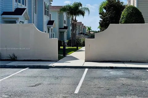 3207 Oyster Ln, Kissimmee FL 34747