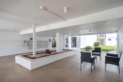 6923 Cypress Rd # C12, Plantation FL 33317