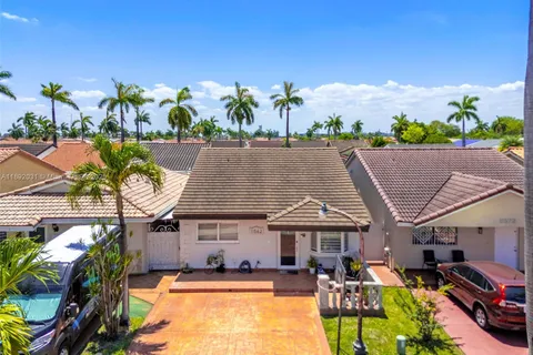 11562 NW 87th Pl, Hialeah Gardens FL 33018