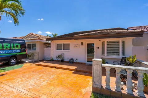 11562 NW 87th Pl, Hialeah Gardens FL 33018