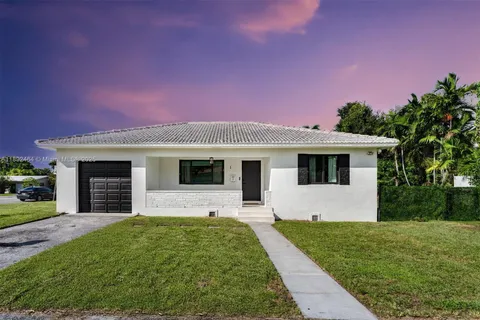 1 NE 86th St, El Portal FL 33138