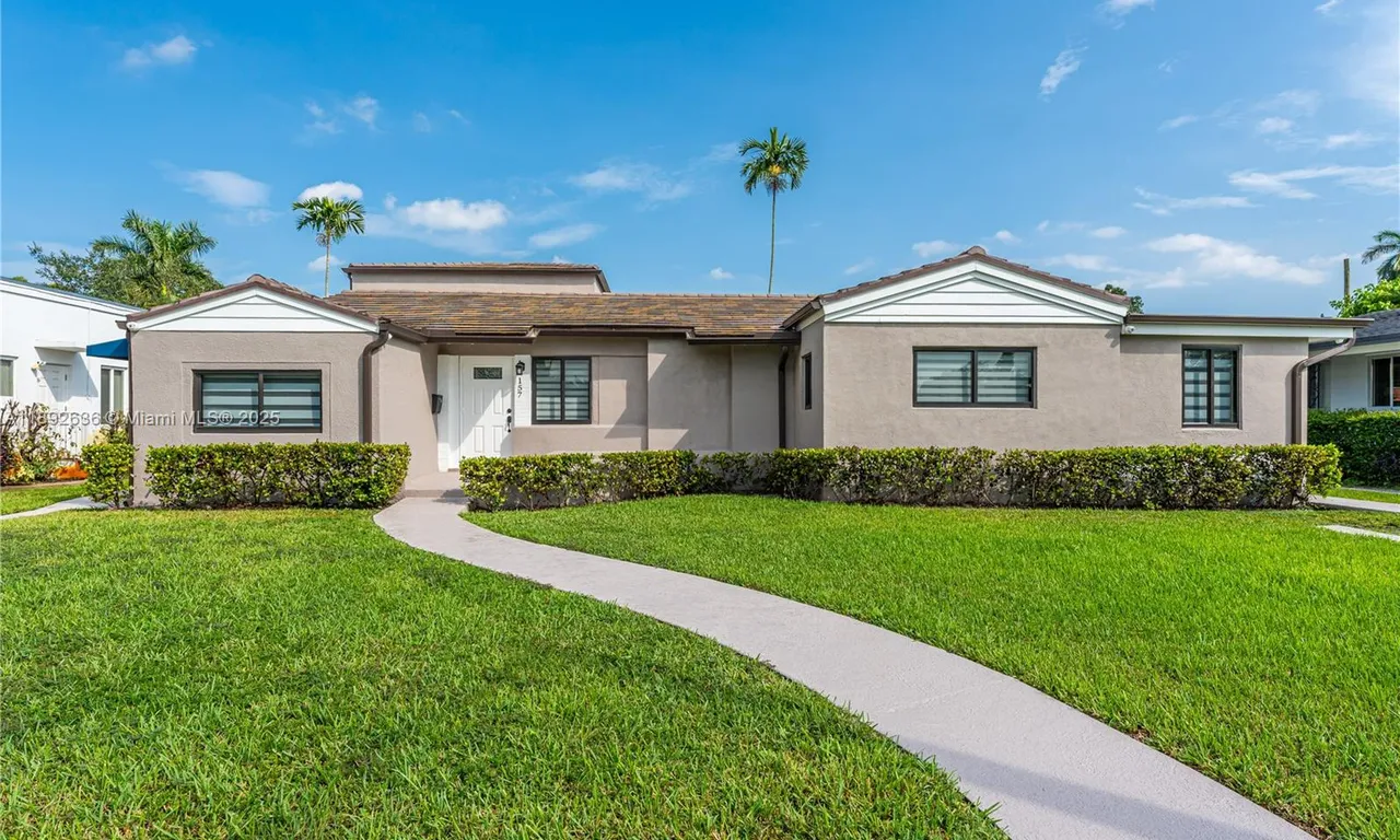 157 Curtiss Pkwy, Miami Springs FL 33166