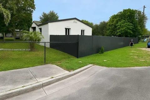 945 Sharazad Blvd, Opa-Locka FL 33054