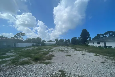 660 94th avenue, Naples FL 34108