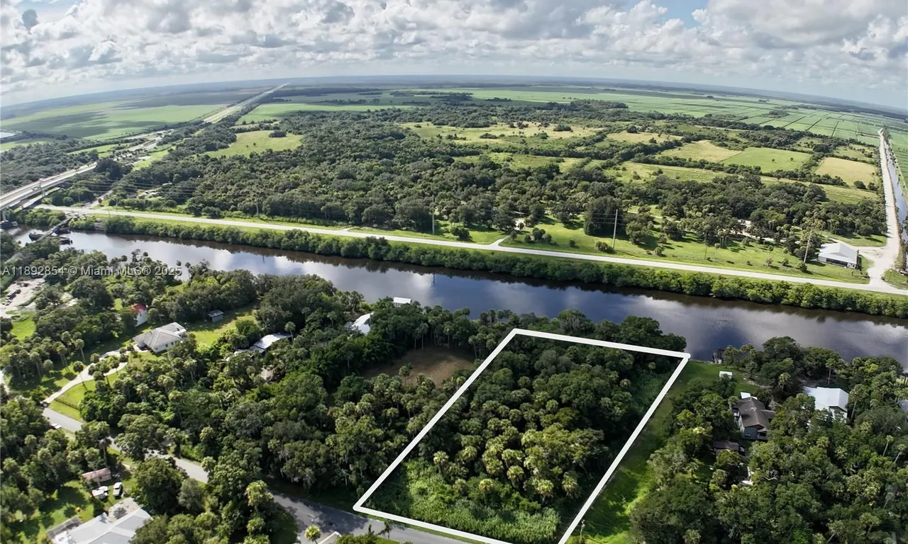 15306 SW Palm Oak Ave, Indian Town FL 34956