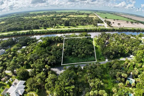 15306 SW Palm Oak Ave, Indian Town FL 34956