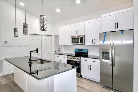 454 Bonnie Rd NW, Lake Placid FL 33852