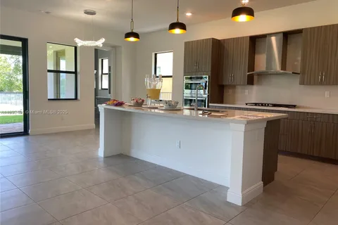 12535 N Parkland Bay Trl, Parkland FL 33076