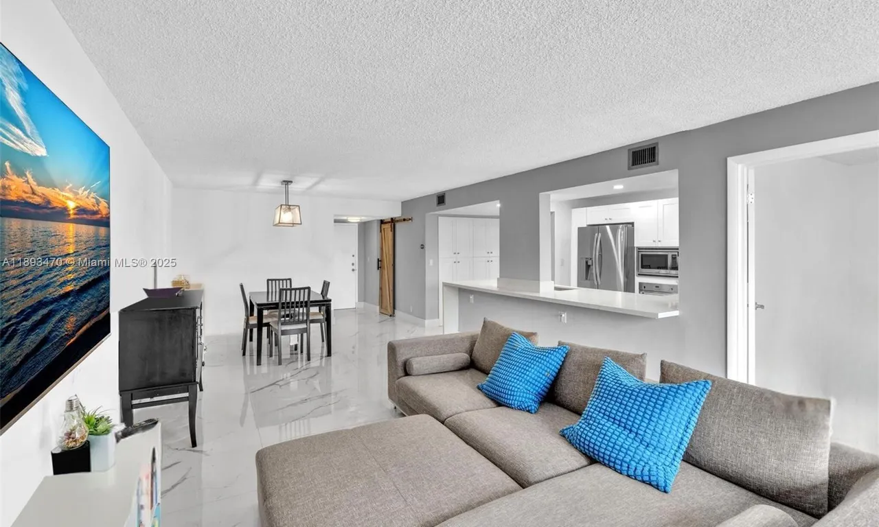 1000 Parkview Dr # 329, Hallandale Beach FL 33009