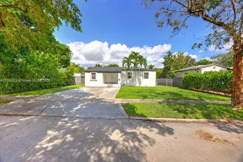 6457 SW 14th St, West Miami FL 33144