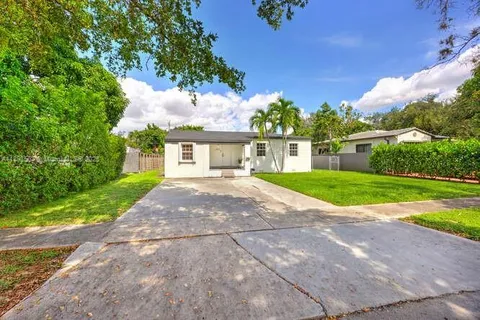 6457 SW 14th St, West Miami FL 33144
