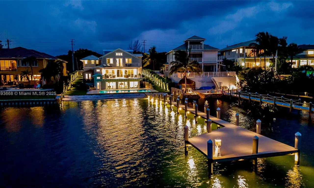 18119 SE Federal Hwy, Jupiter FL 33469