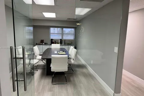 5245 NW 36th St # 230, Miami Springs FL 33166