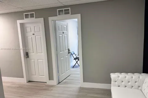 5245 NW 36th St # 230, Miami Springs FL 33166