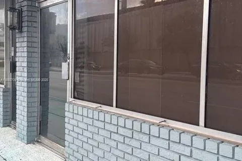 5245 NW 36th St unit 1, Miami Springs FL 33166