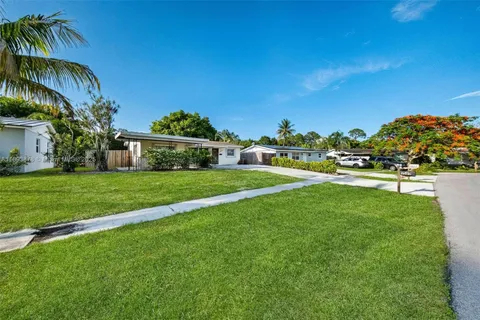 3589 Island Rd, Palm Beach Gardens FL 33410