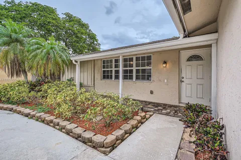 9802 N Military Trl, Palm Beach Gardens FL 33410