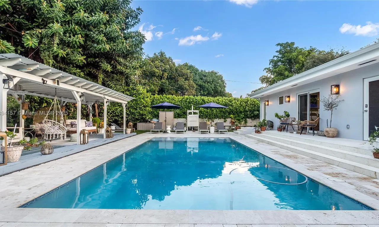 1015 NE 119th St, Biscayne Park FL 33161