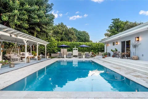 1015 NE 119th St, Biscayne Park FL 33161