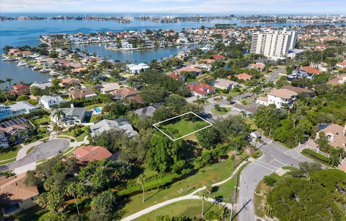 2207 54th ST S, St Petersburg FL 33707