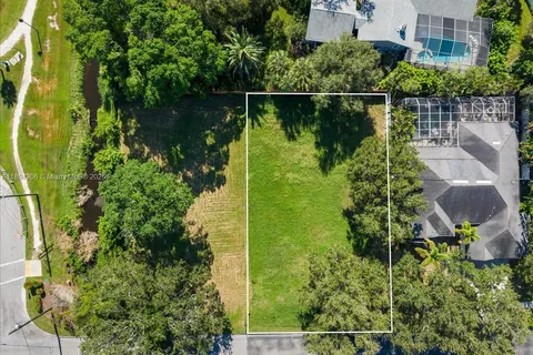 2207 54th ST S, St Petersburg FL 33707