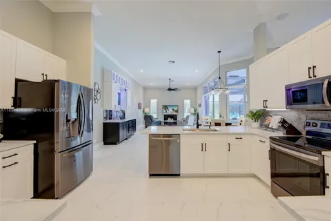 6518 NW 72nd Pl, Parkland FL 33067