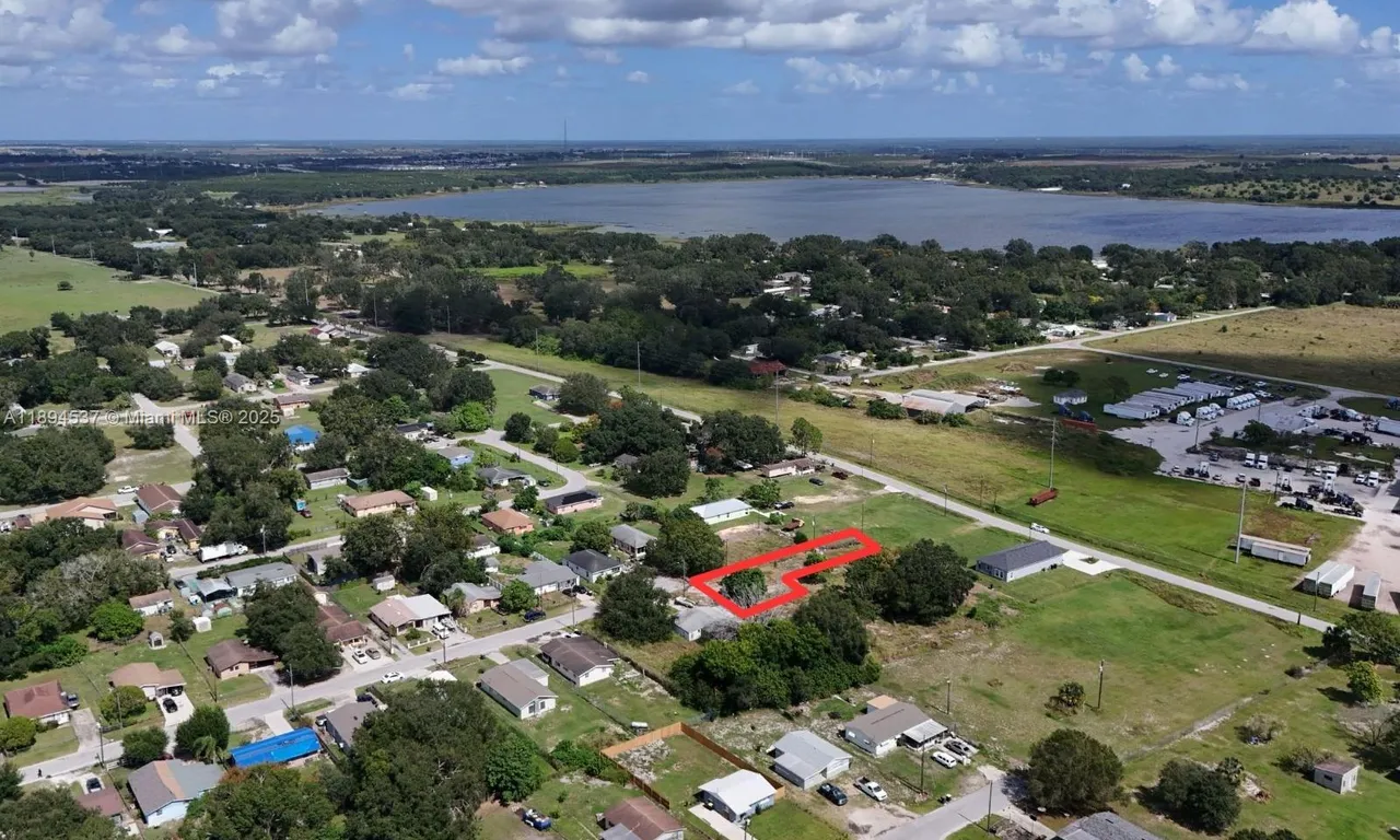 219 SHEILA LANE, Lake Wales FL 33859