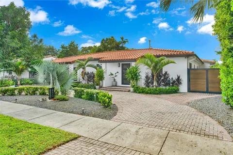 430 Cardinal St, Miami Springs FL 33166