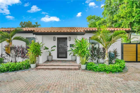 430 Cardinal St, Miami Springs FL 33166
