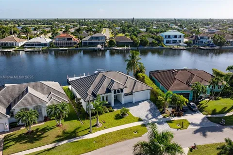 1173 Strawberry Ct, Marco Island FL 34145