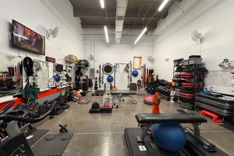 10890 NW 17th St # 127, Sweetwater FL 33172