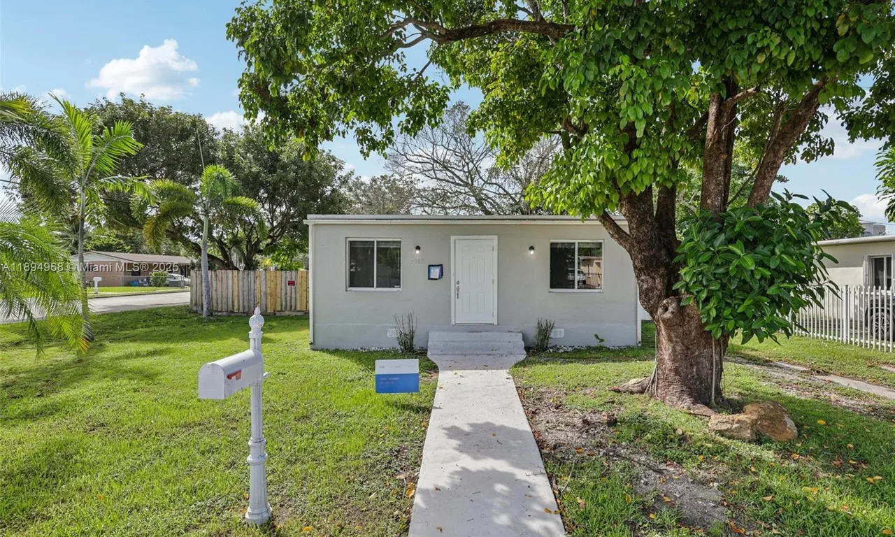 5900 SW 63rd St, South Miami FL 33143