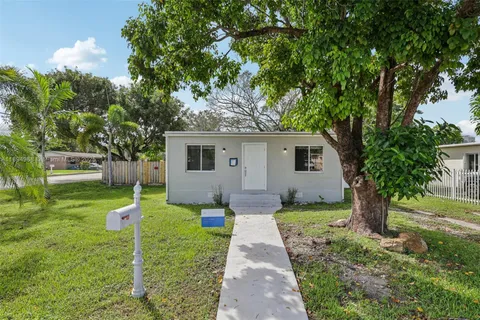 5900 SW 63rd St, South Miami FL 33143
