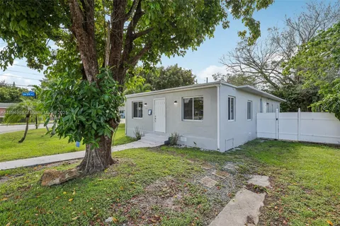 5900 SW 63rd St, South Miami FL 33143