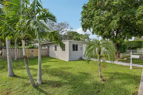 5900 SW 63rd St, South Miami FL 33143