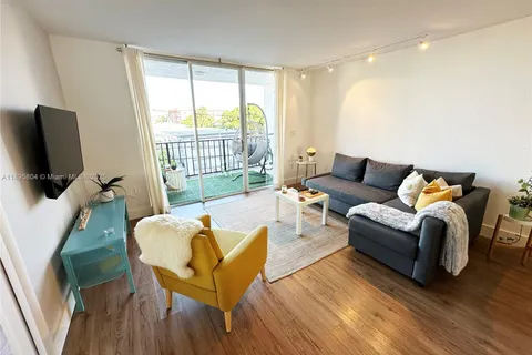 7850 Byron Ave # 307, Miami Beach FL 33141