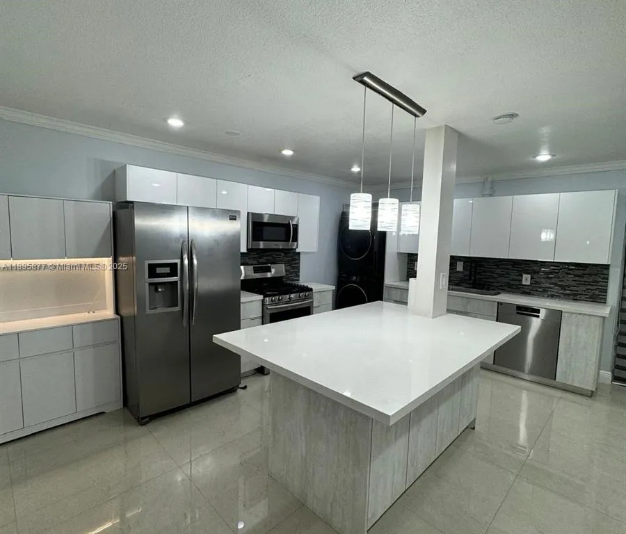 6812 Brookline Dr # 6812, Hialeah FL 33015