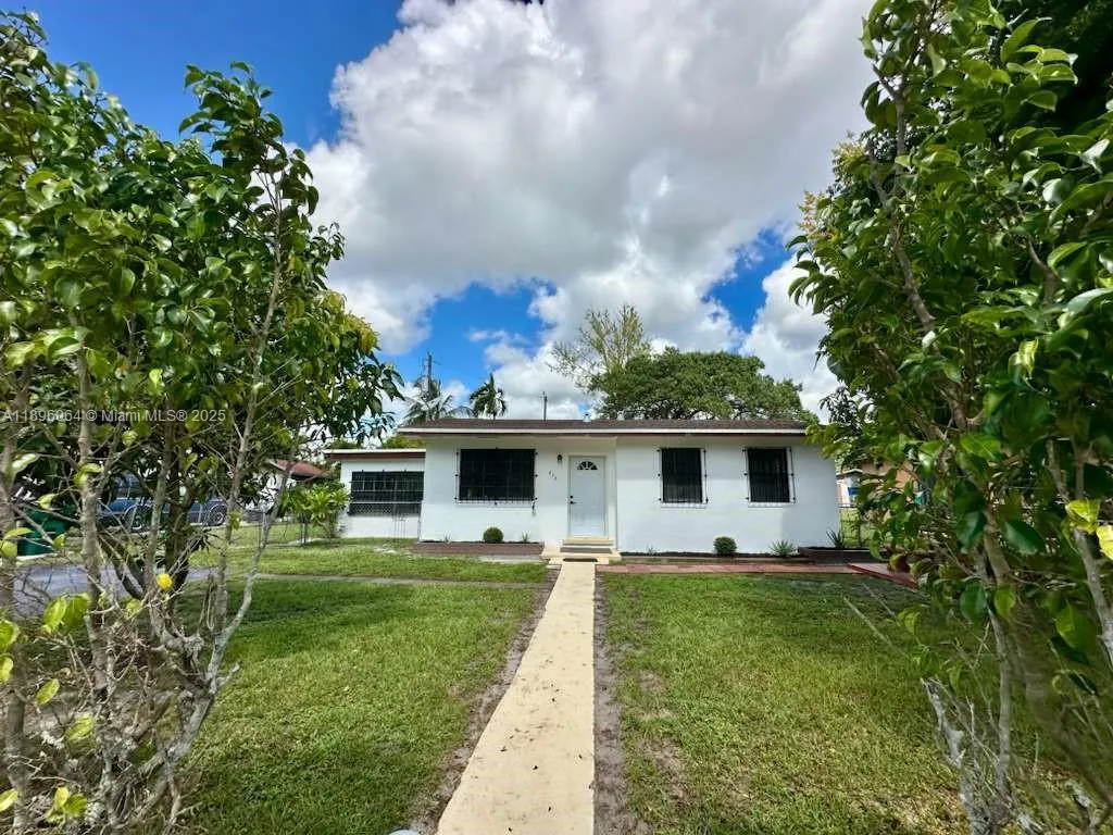 535 Harem Ave, Opa-Locka FL 33054