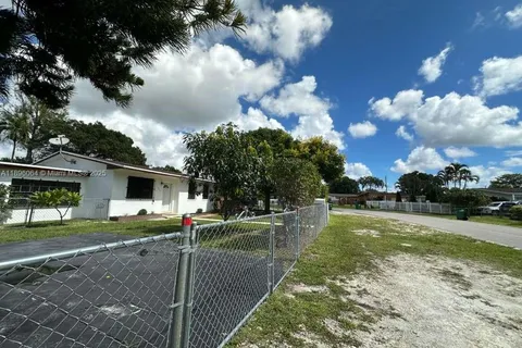 535 Harem Ave, Opa-Locka FL 33054
