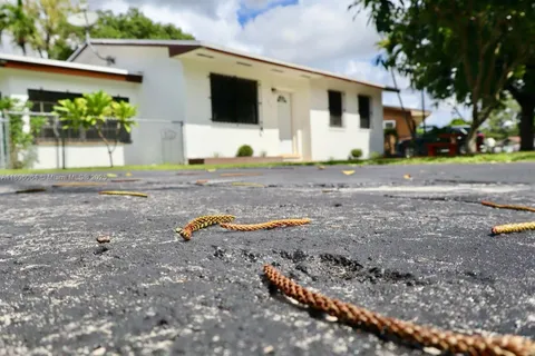 535 Harem Ave, Opa-Locka FL 33054